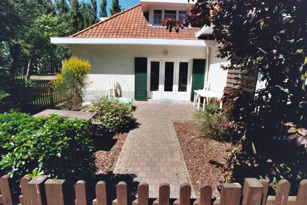 Appartement Dahlia Garden 8P De Haan Exteriör bild